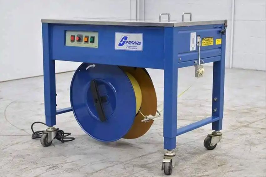 Máy đóng đai thùng bán tự động