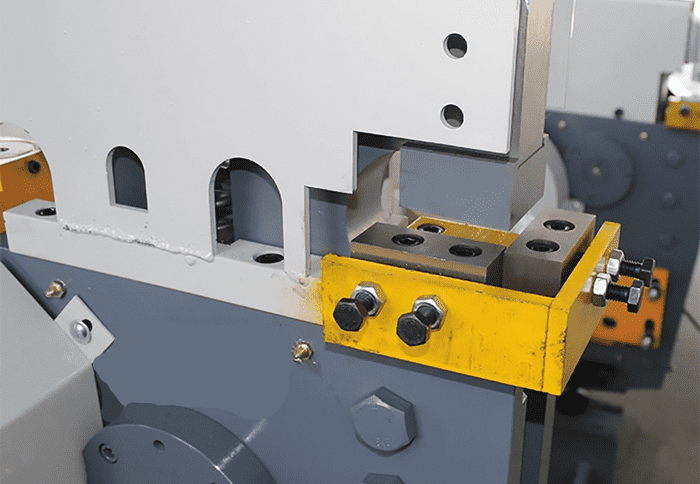 Ưu điểm của máy đột dập liên hợp đa chức năng Qa32-12B