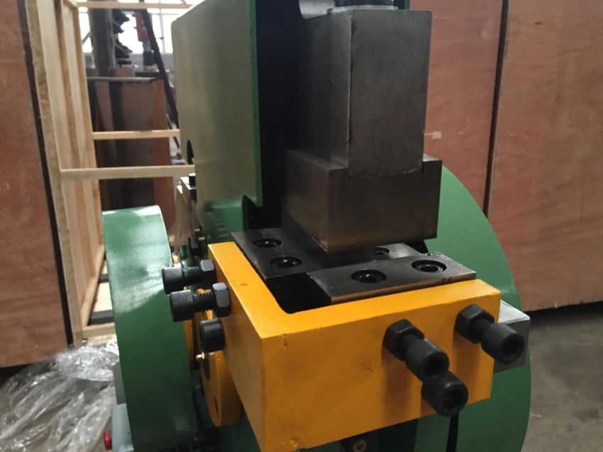 Các bước thực hiện để sử dụng máy đột dập liên hợp