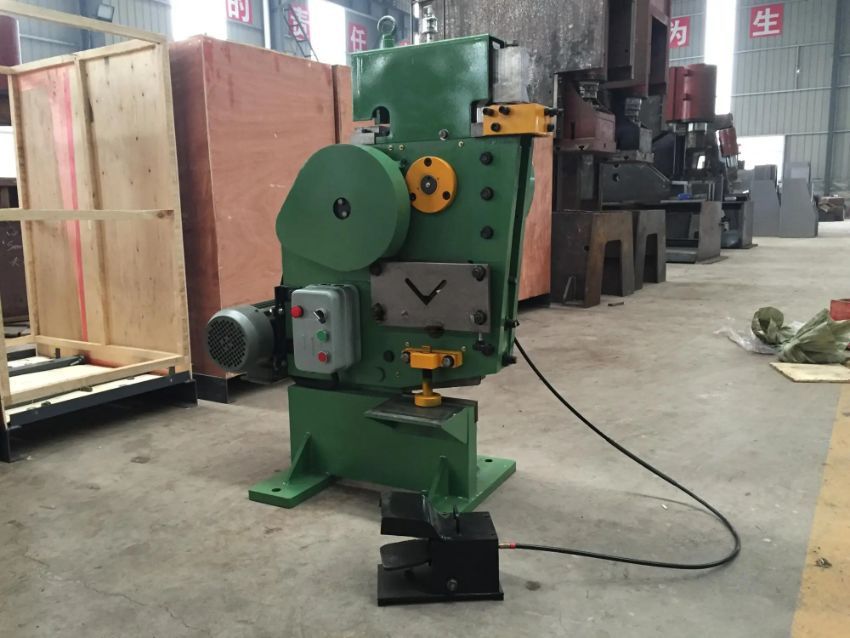 Các lưu ý khi sử dụng máy đột dập liên hợp