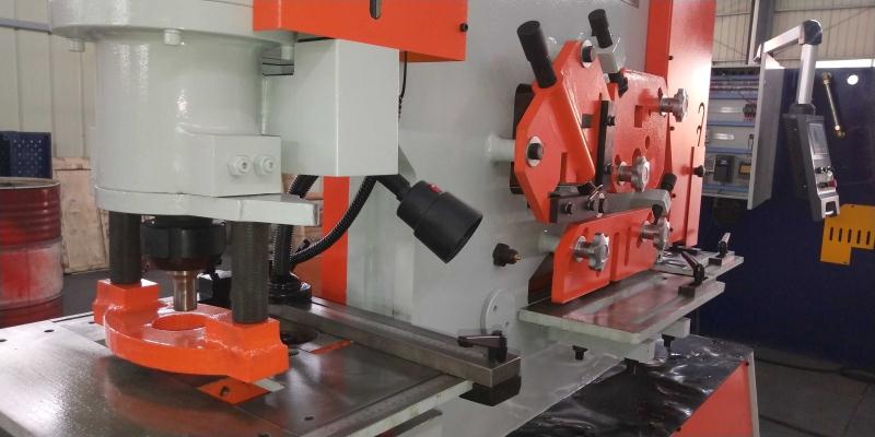 Ứng dụng của máy đột dập liên hợp trong công nghiệp chế tạo