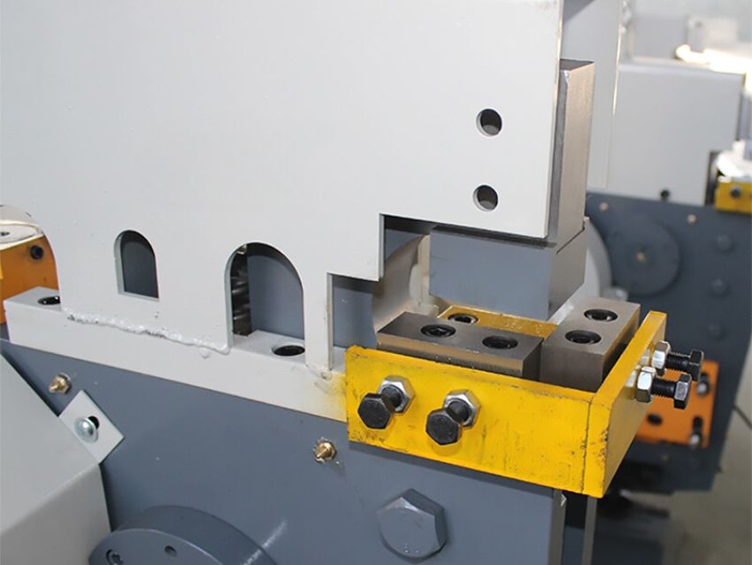 Bảo trì máy đột dập liên hợp