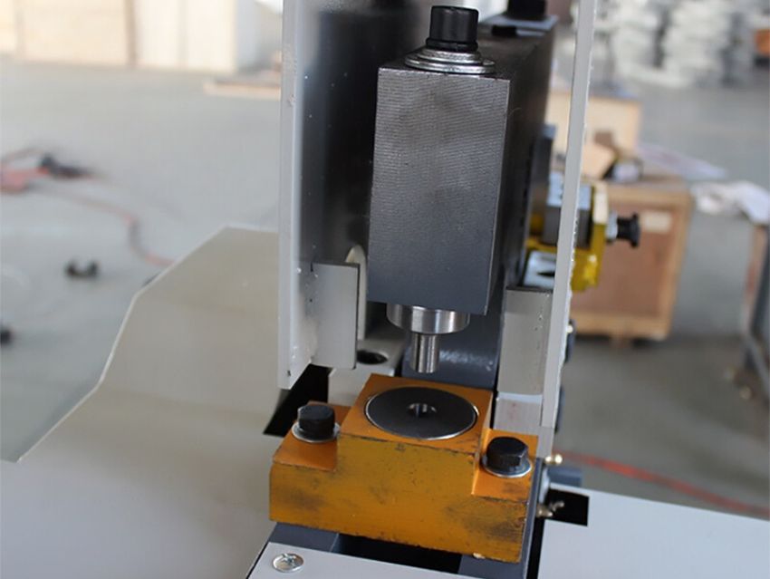 Bảo dưỡng máy đột dập liên hợp