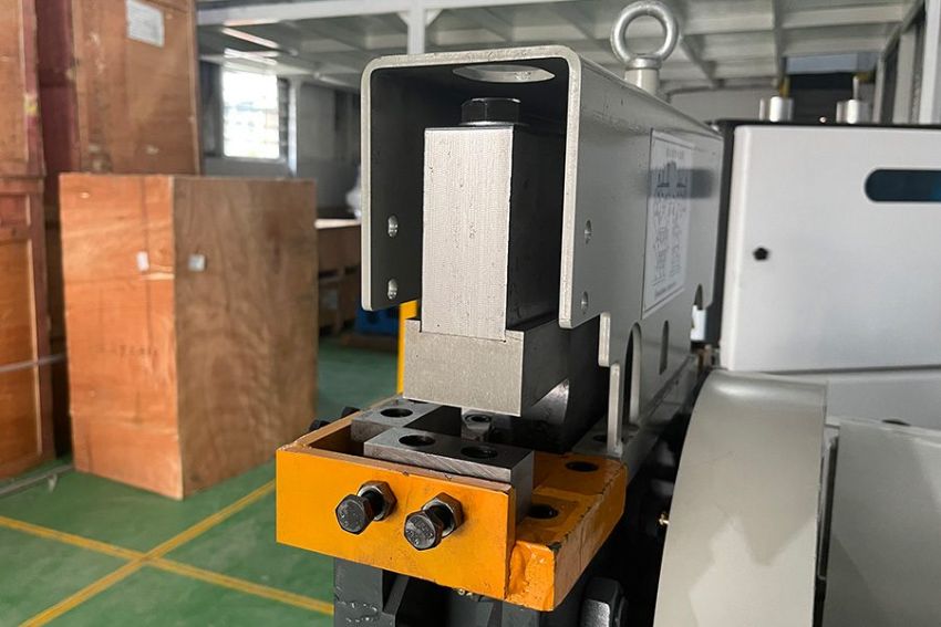 Bảo dưỡng định kỳ cho máy đột dập liên hợp