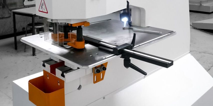 Cách sử dụng máy đột dập thủy lực