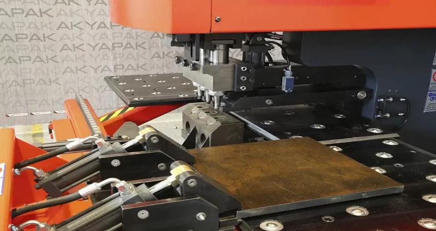 Máy đột dập thủy lực có thể gia công với tốc độ bao nhiêu?