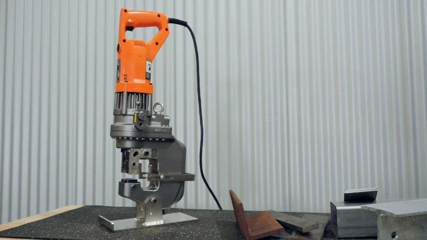 Máy đột lỗ thủy lực cầm tay