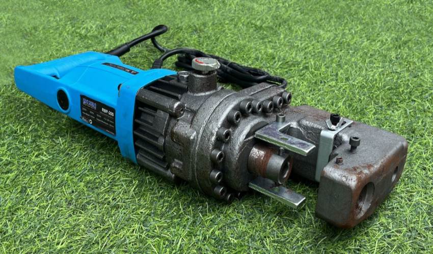 Máy đột lỗ thủy lực cầm tay LP-20 2