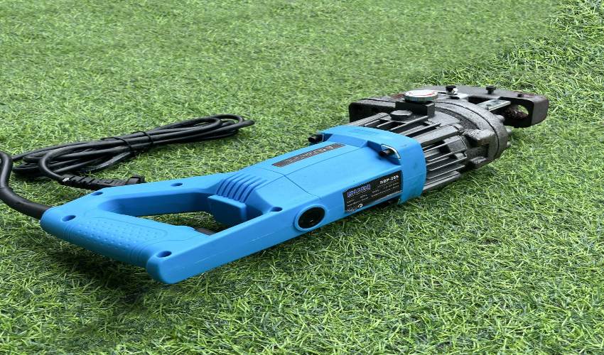 Máy đột lỗ thủy lực cầm tay LP-20 3