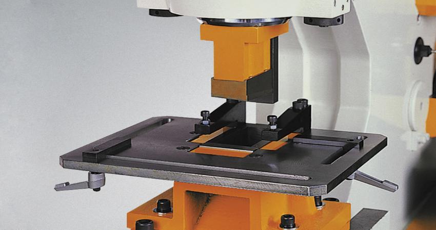 Máy đột dập thủy lực là gì?