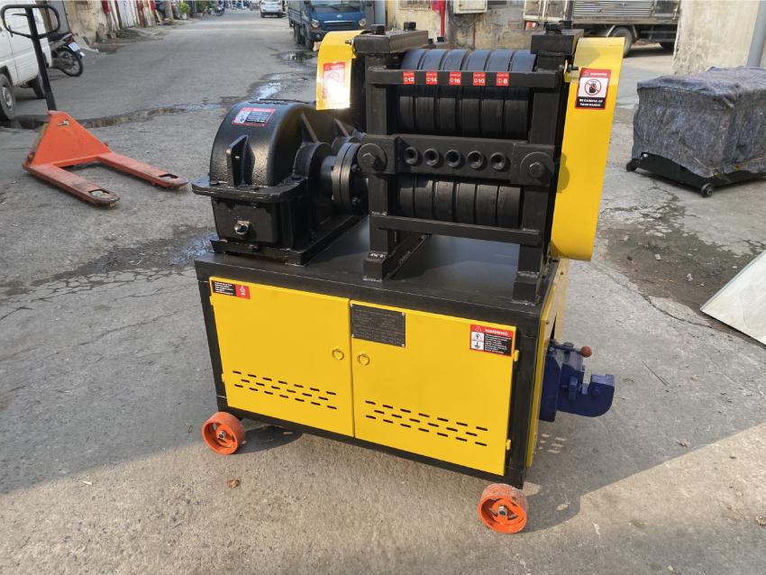 Máy duỗi sắt phế liệu