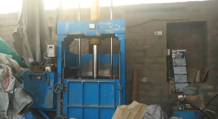 Hạn chế khi dùng máy ép kiện thủy lực cũ