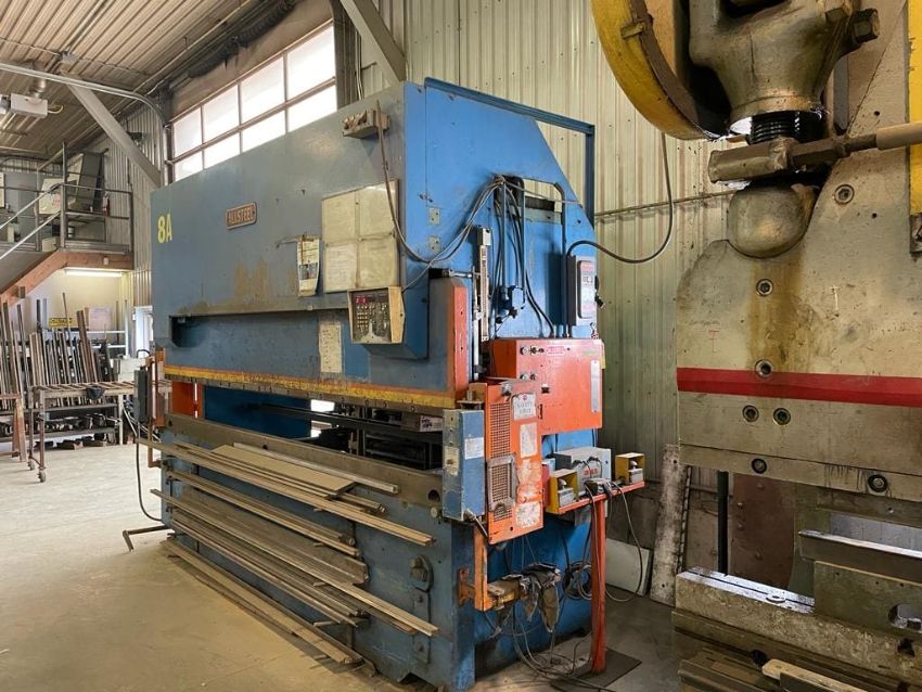 Tính năng của máy ép thủy lực 120 tấn