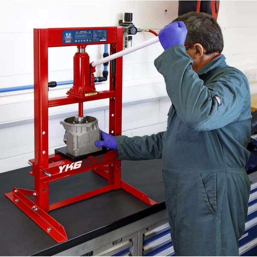 Công dụng của máy ép thủy lực 4 tấn