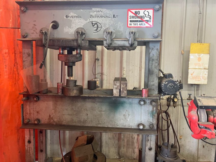 Lợi ích khi dùng máy ép thủy lực 80 tấn