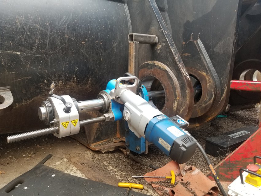 Máy hàn doa lỗ là thiết bị gì?