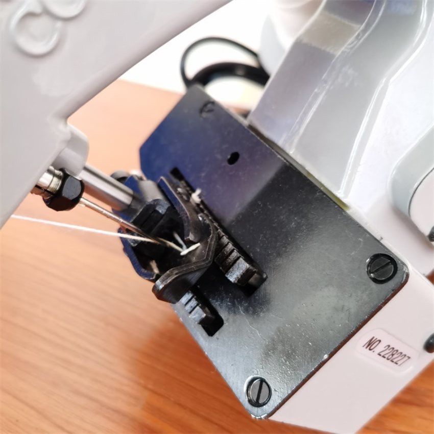 Những lí do bạn nên chọn máy may bao cầm tay NewLong NP-7A 1