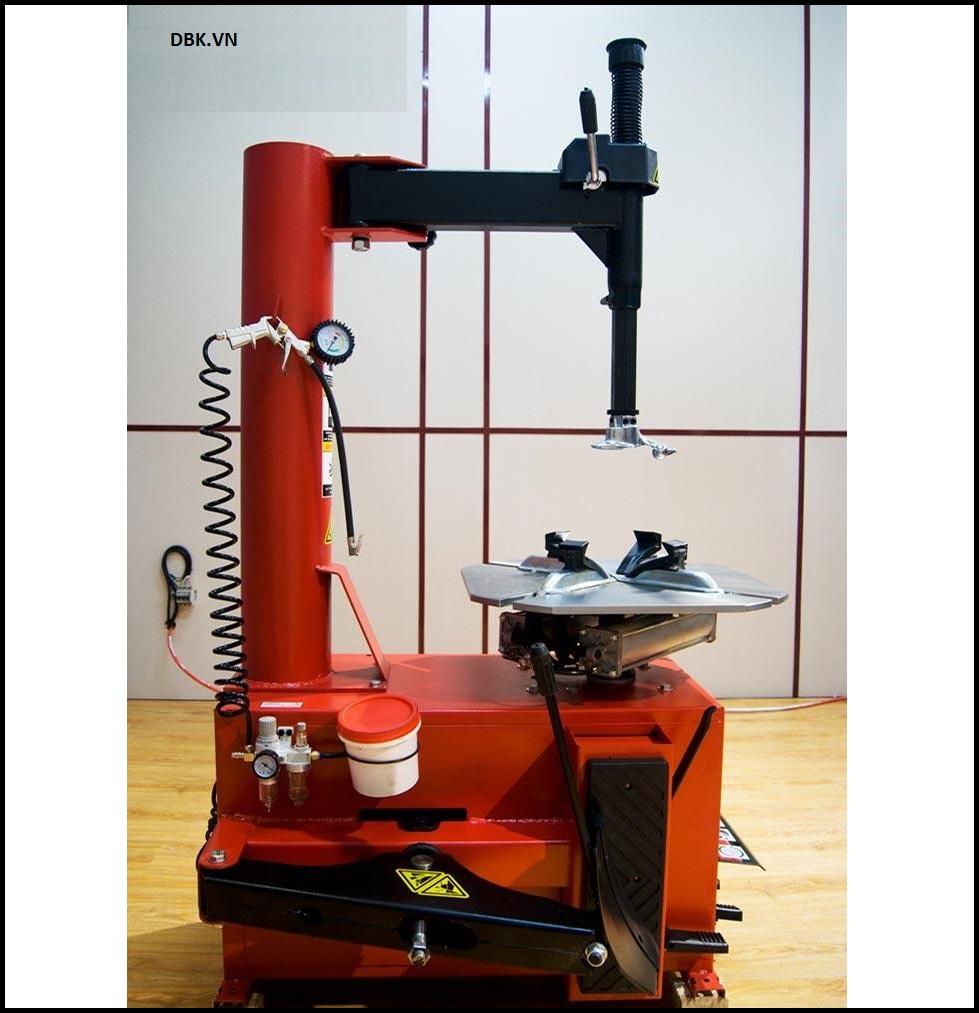 Đặc điểm nổi bật có trên máy ra vào lốp xe con, xe tải Lc-890