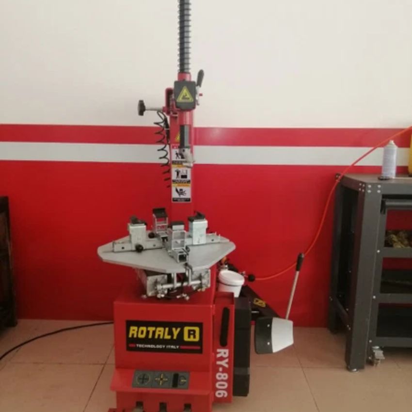 Những lý do nên lựa chọn máy ra vào lốp RY-806?