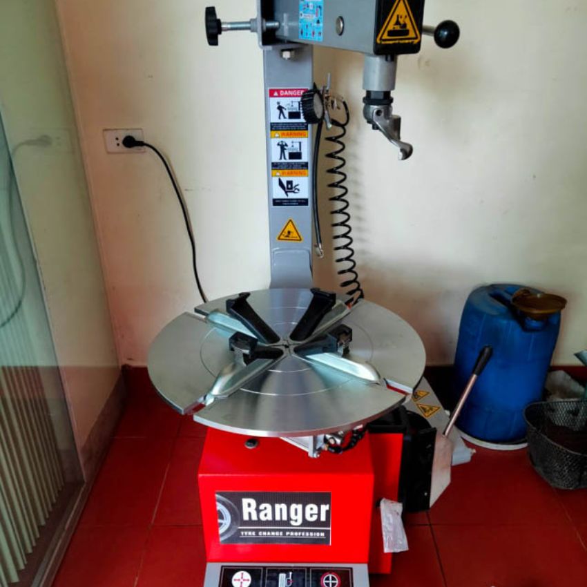 Thông số kỹ thuật máy ra vào lốp Ranger 921