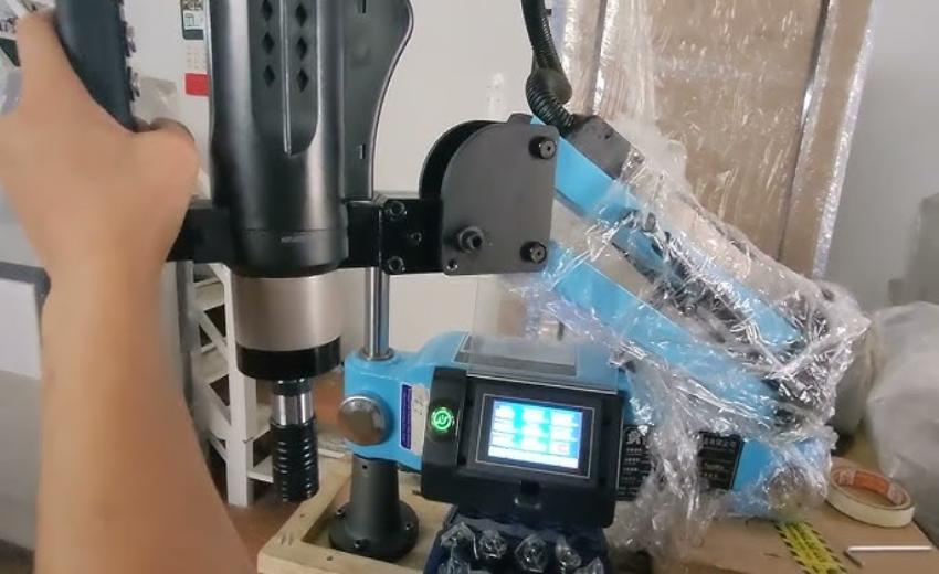 Máy ta rô tự động