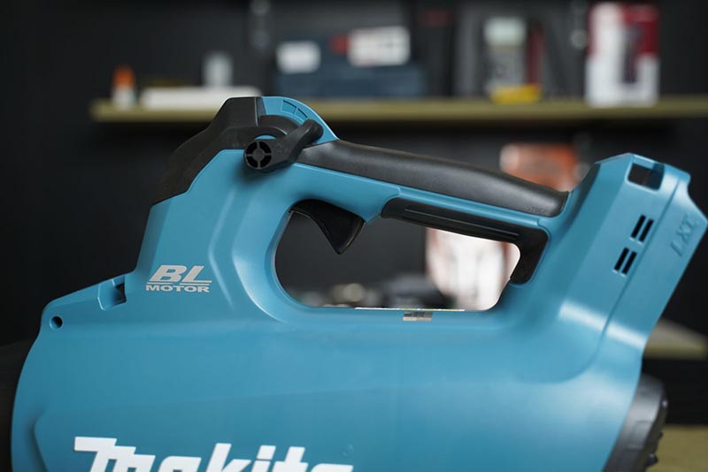 Những điểm nổi bật máy có trên máy thổi lá/bụi dùng Pin 18V Makita Dub184Z