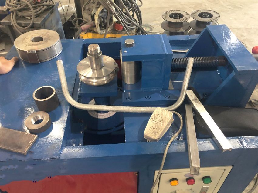 Cách sử dụng máy uốn ống một trục