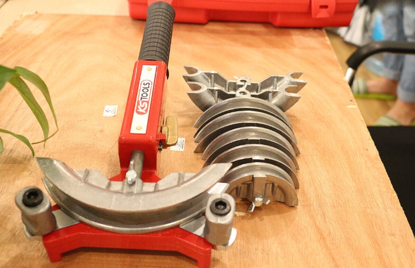 Gia công phần vỏ bên ngoài