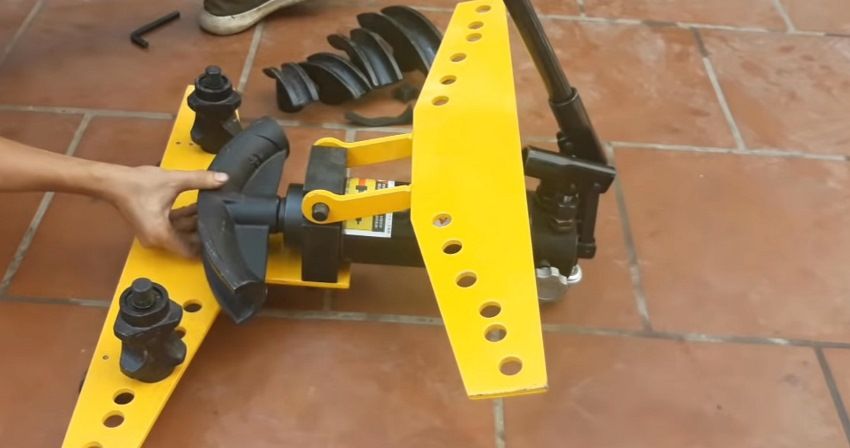 Cách sử dụng dụng cụ uốn thép bằng tay 1