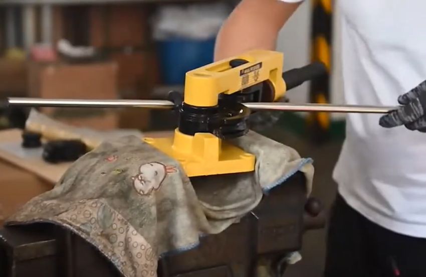 Các bước sử dụng máy uốn ống bằng tay 1