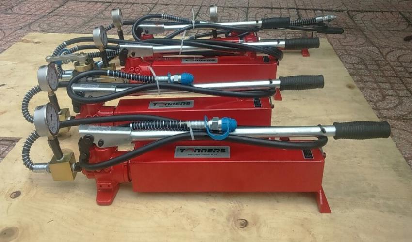 Model bơm tay thủy lực Tonner