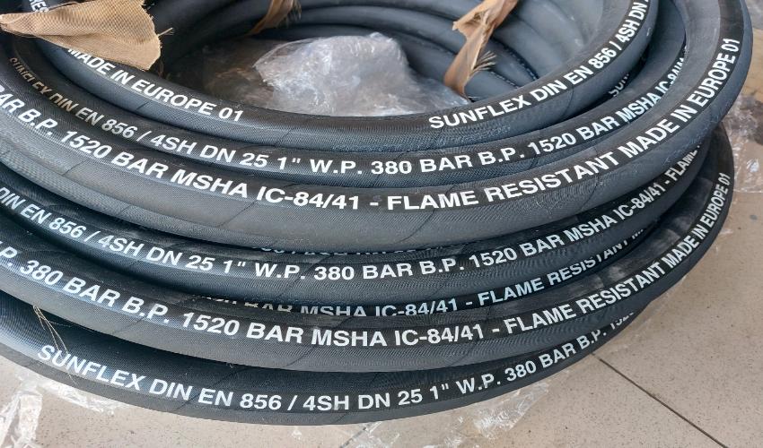 Một số lợi ích khi sử dụng ống thủy lực bố vải