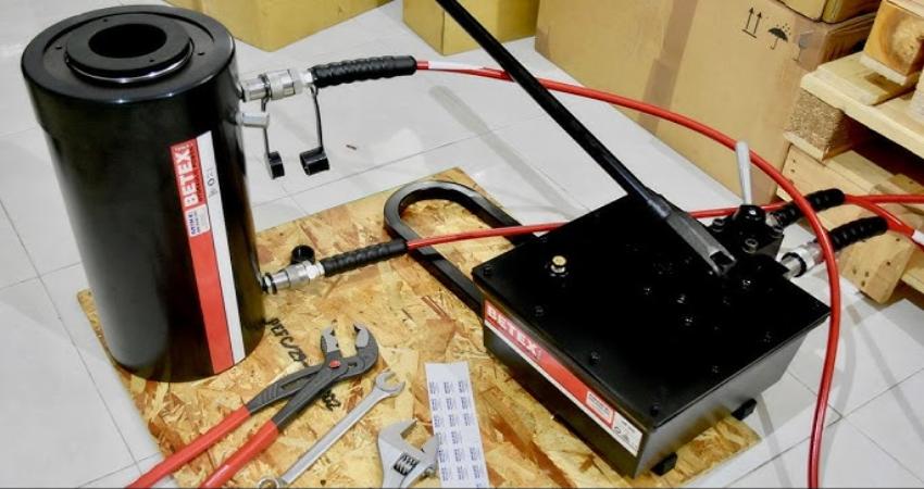 Nên sử dụng bơm điện thủy lực hay bơm tay thủy lực