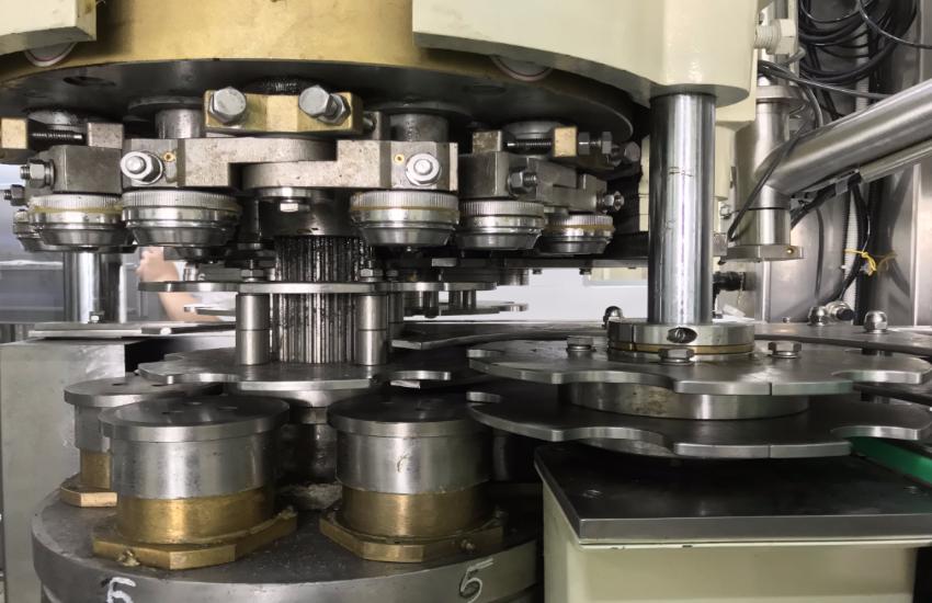 Nguyên lý hoạt động của máy viền mí lon 3