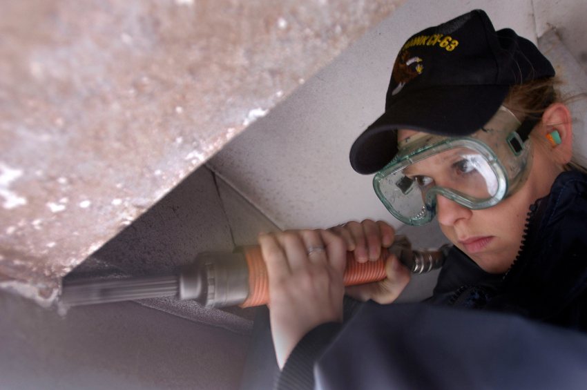 Nguyên lý rung kim của súng gõ rỉ ra sao?