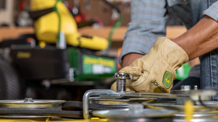 Những điều cần lưu ý khi chọn mua phụ tùng John Deere