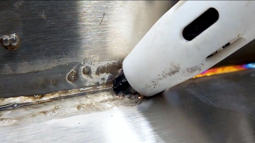 Những lợi ích đặc biệt mà máy tẩy mối hàn Inox mang lại