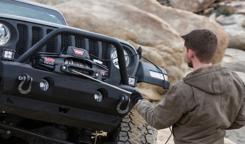 Những việc tuyệt đối không làm khi dùng tời điện