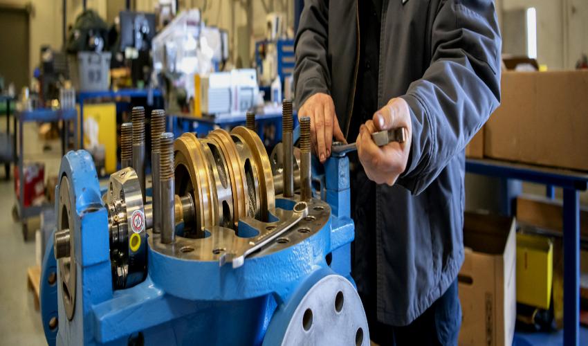 Những yếu tố ảnh hưởng đến hiệu suất của bơm cánh gạt