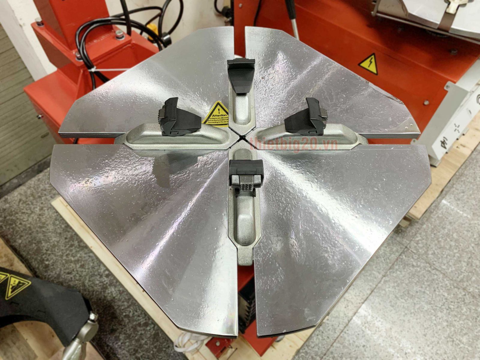 Ốp nhựa vấu kẹp 1