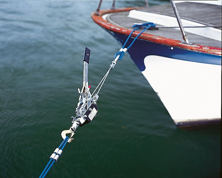 Những lý do vì sao nên mua pa lăng cáp lắc tay tại DBK Việt Nam