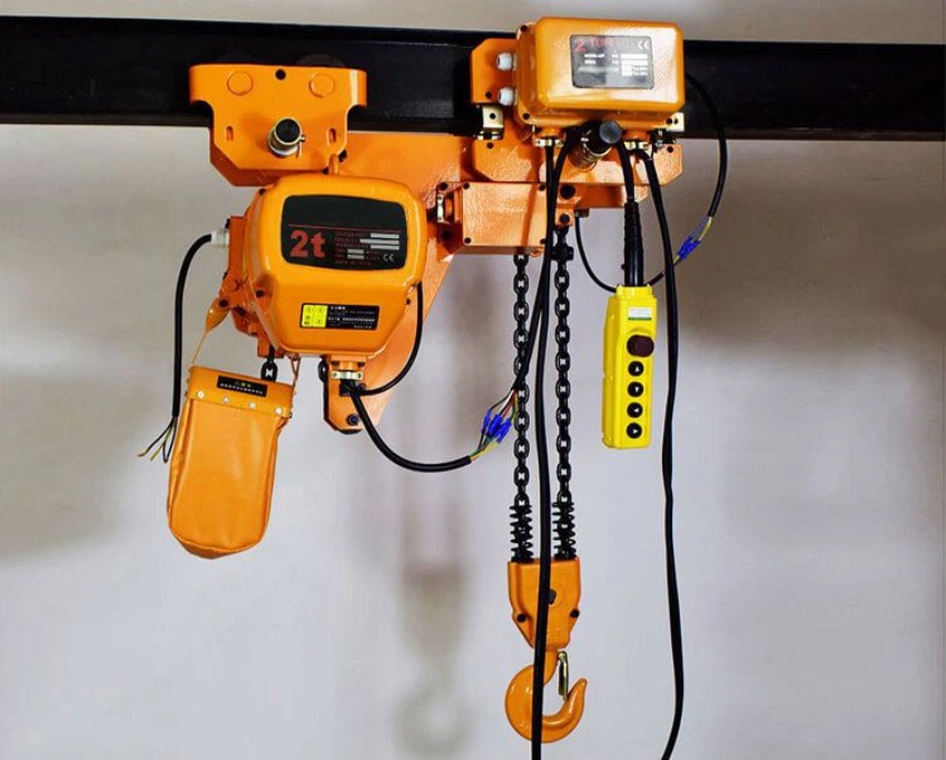 Pa lăng xích điện 220V là gì?