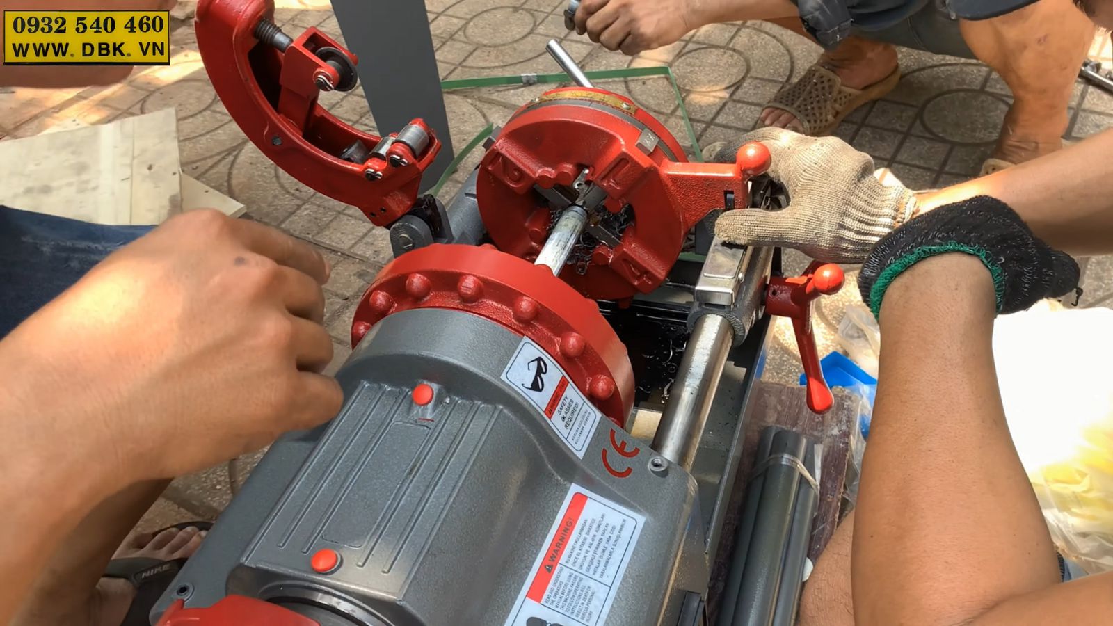 Một số lưu ý khi thay thế phụ kiện máy tiện ren ống