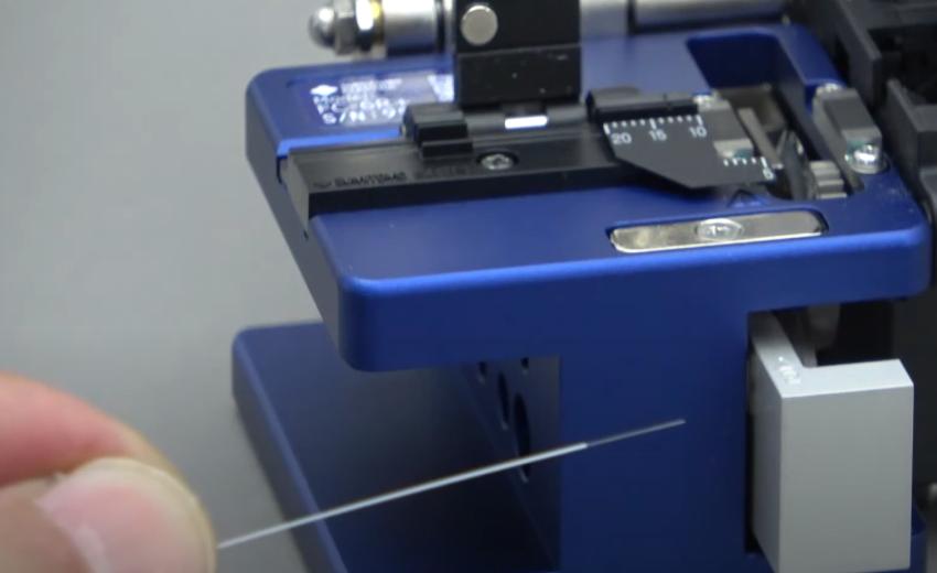 Quy trình sử dụng dao cắt sợi quang đúng kỹ thuật 3