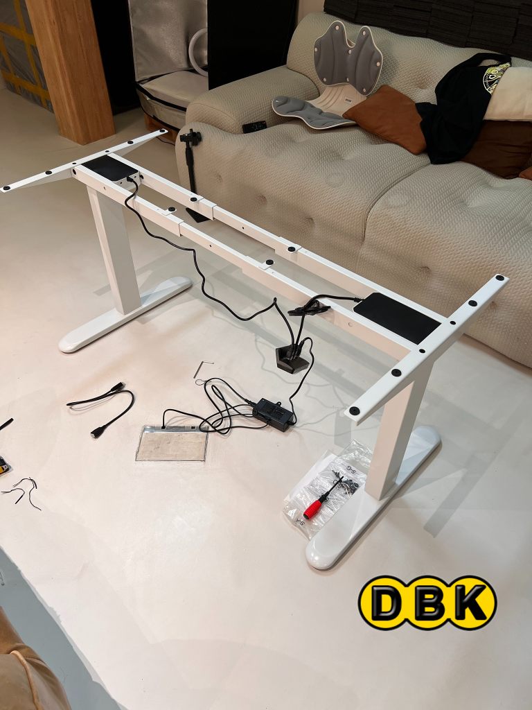 Chân Bàn Nâng Hạ Màu Trắng