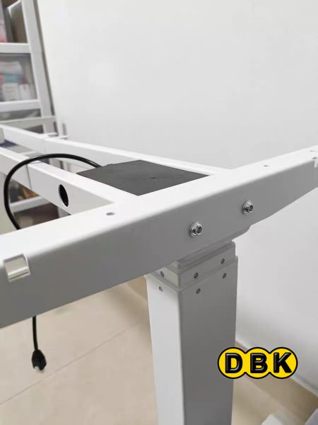 Chân Bàn Nâng Hạ Màu Trắng 2