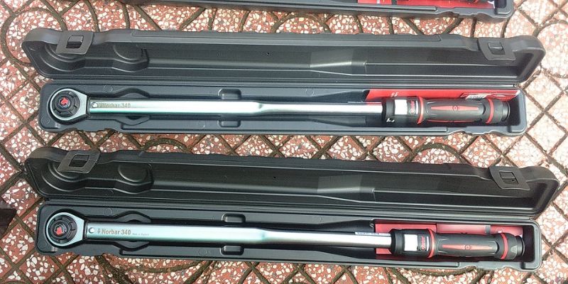 Cờ lê lực bãi 4