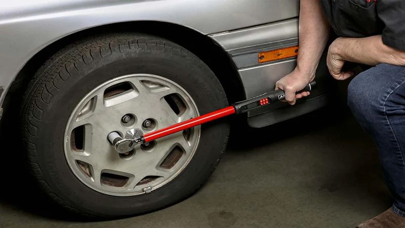 Khi nào thì nên mua cờ lê lực điện tử