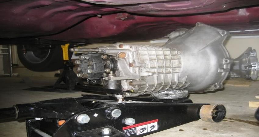 Giá đỡ hộp số 5