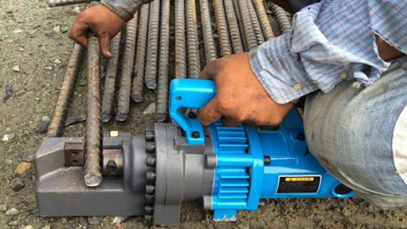 Máy cắt sắt thủy lực 1